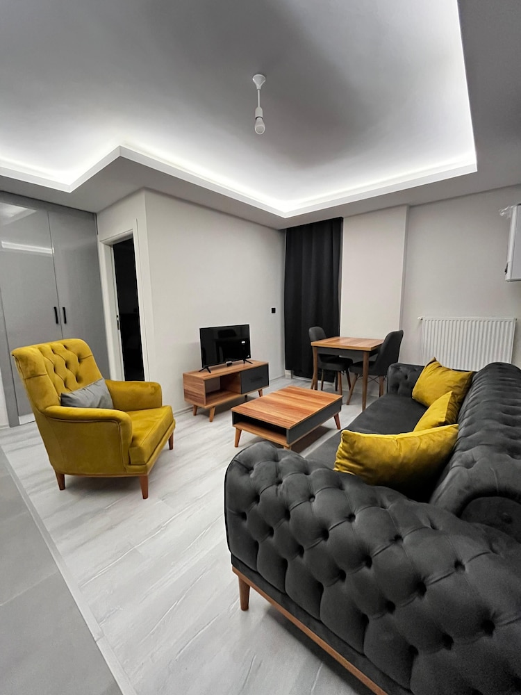 Economy Condo, 1 Queen Bed with Sofa bed, Kitchen photo 2