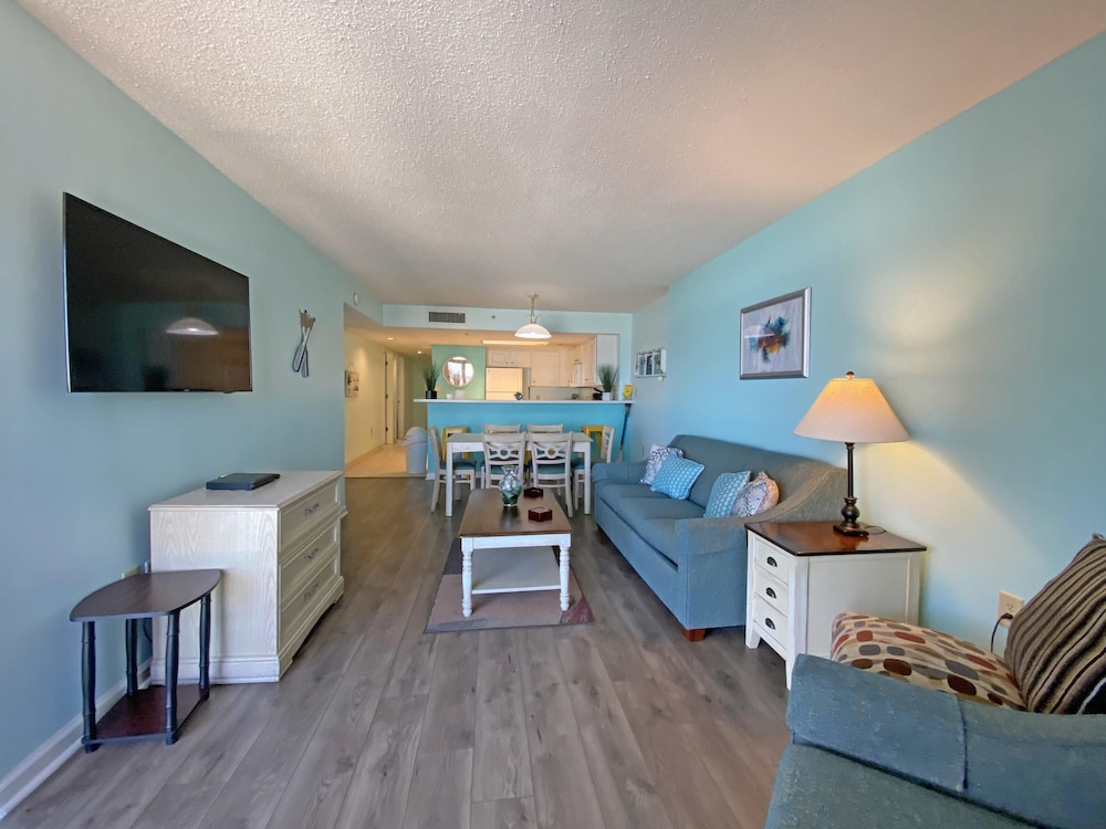 Condo, 3 Bedrooms
