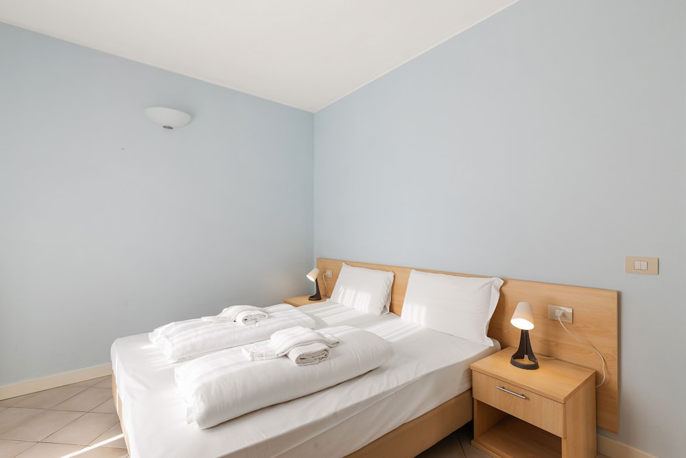 Standard Apartment, 2 Bedrooms, Beachside (Porto Letizia Tchaikovsky 4)