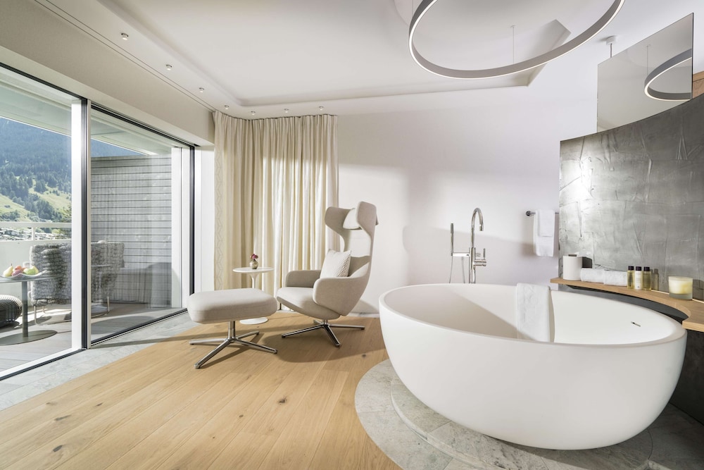 Deluxe Room, 1 Bedroom, Balcony, Mountain View (Spa)