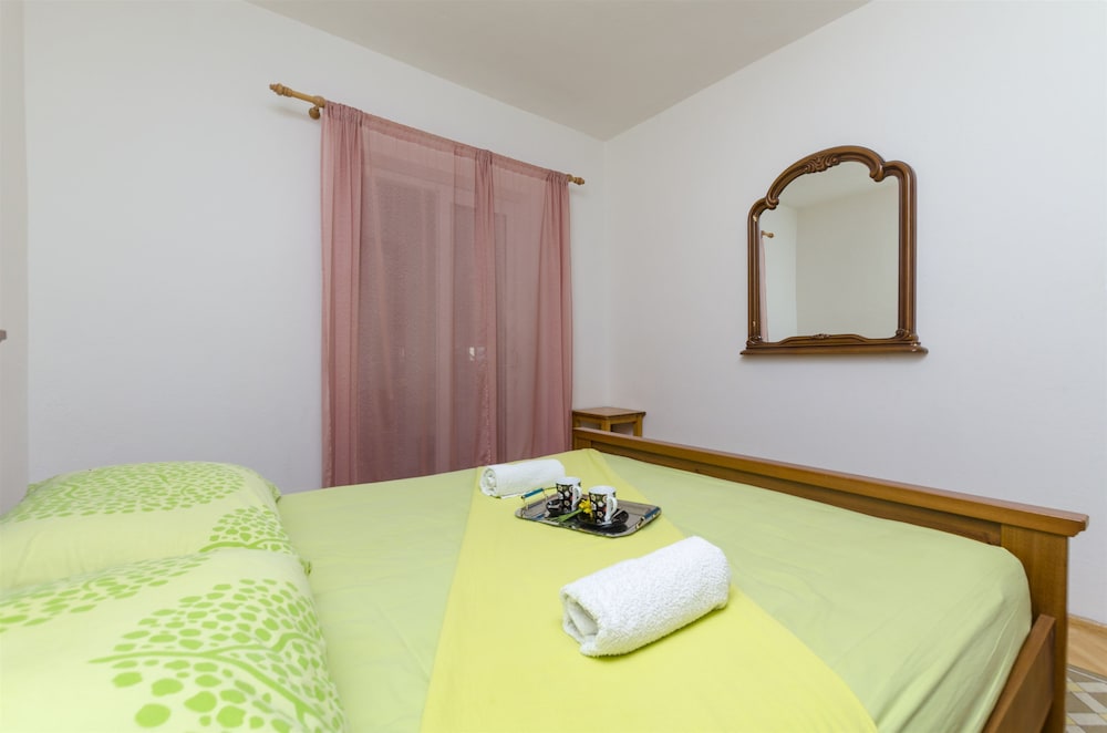 Apartment (A2)