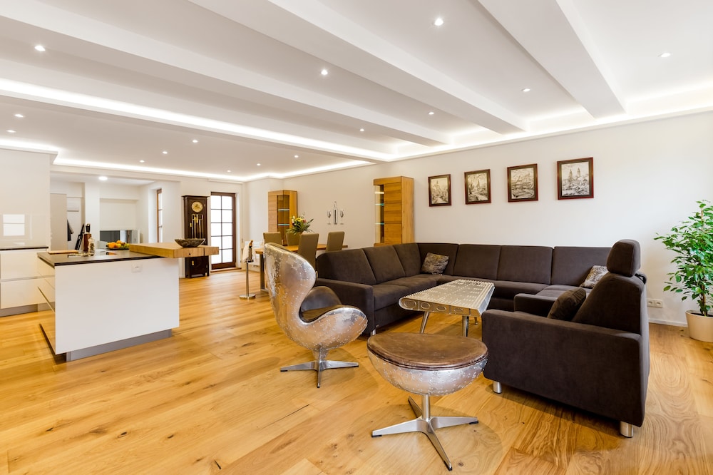 Deluxe Apartment
