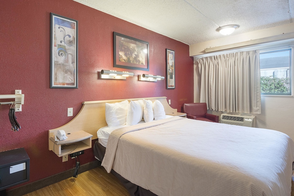 Standard Room, 1 King Bed, Non Smoking