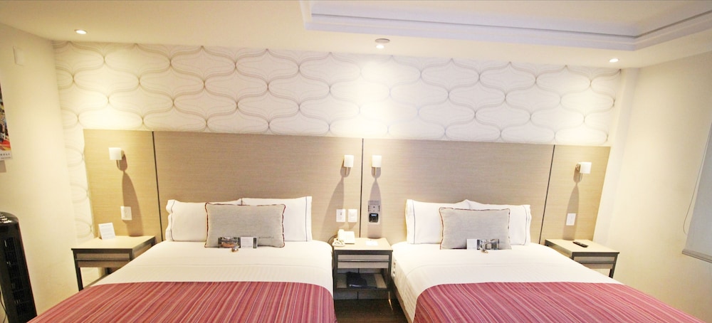 Premier Double Room, 2 Double Beds photo 3