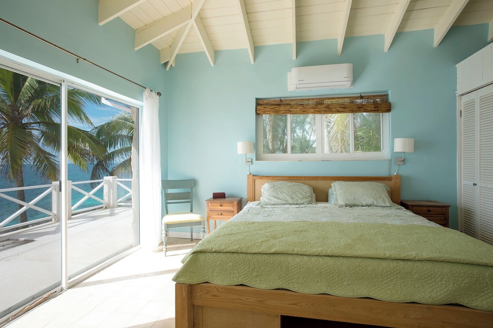 Villa photo 1