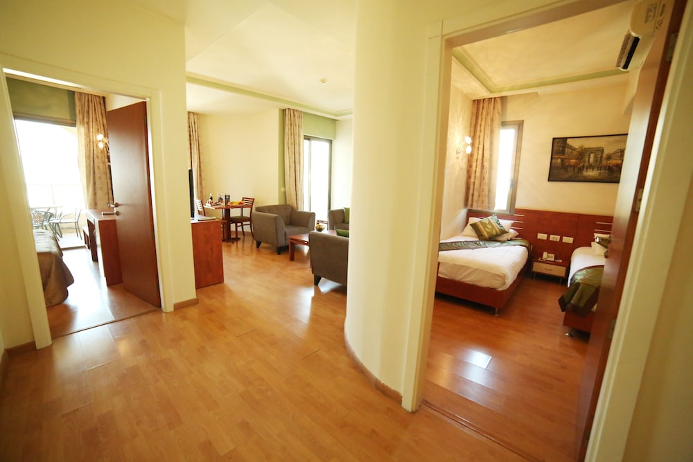 Family Suite, 2 Bedrooms, Mountain View photo 1