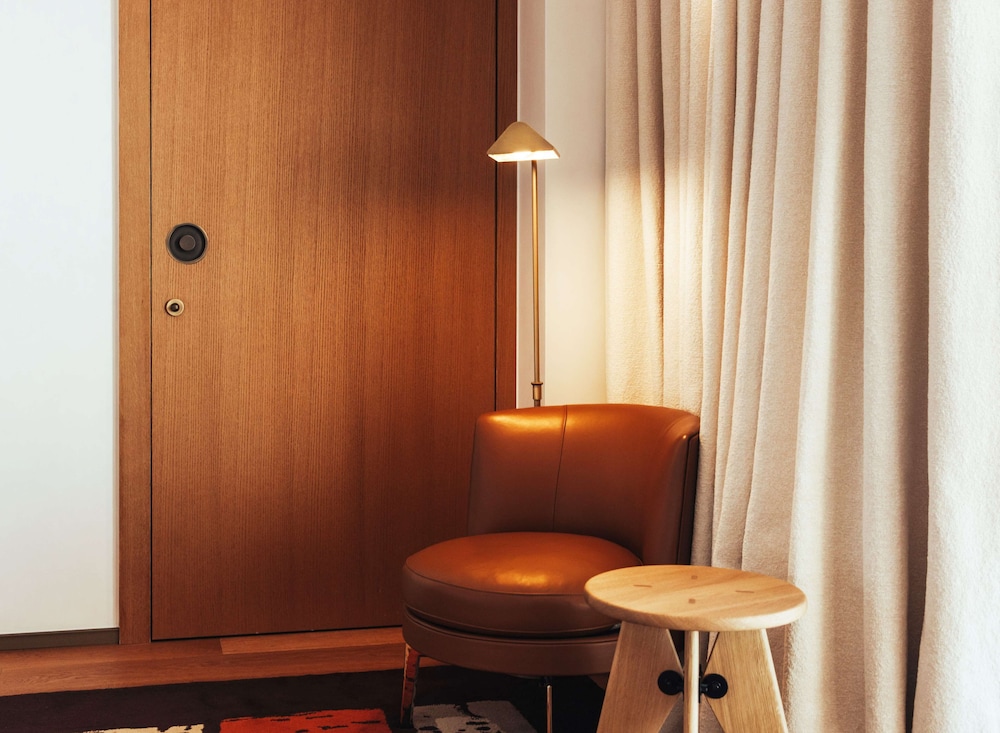 Junior Suite, 1 King Bed, Air conditioning