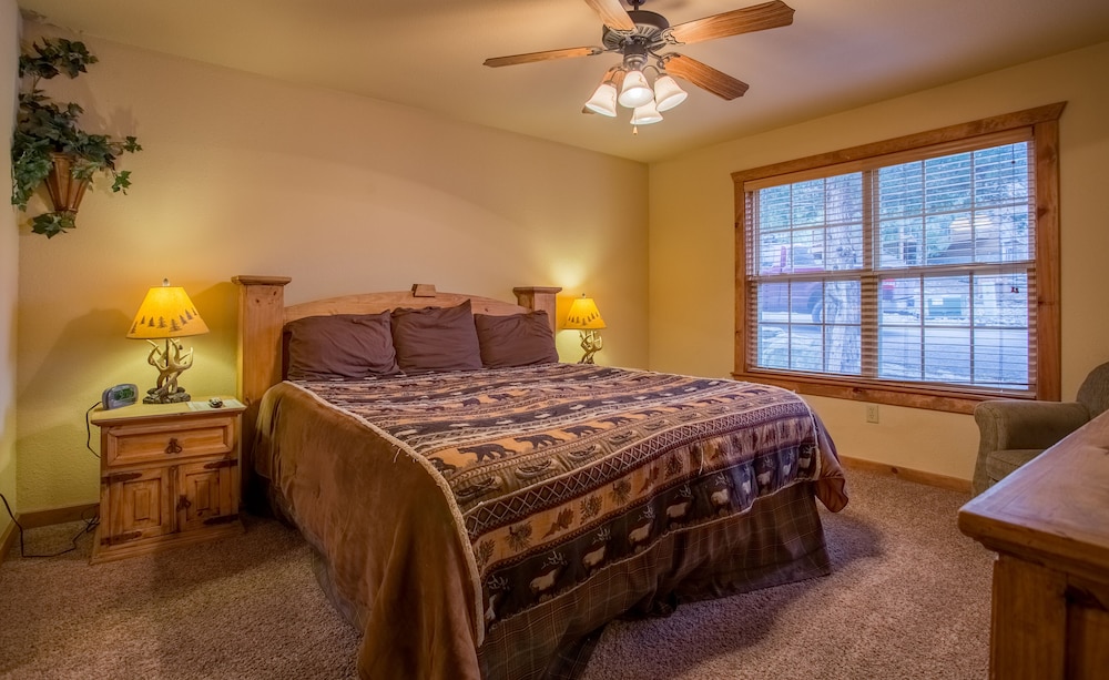 Cabin, 2 Bedrooms photo 1