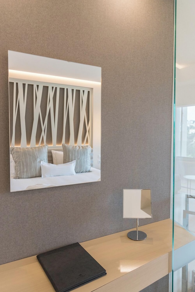 Premium Room, Garden View - Photo 4