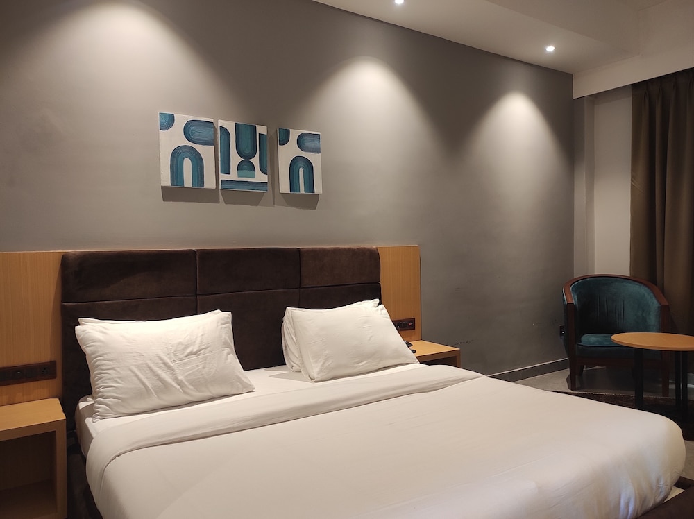 Luxury Room - Photo 9