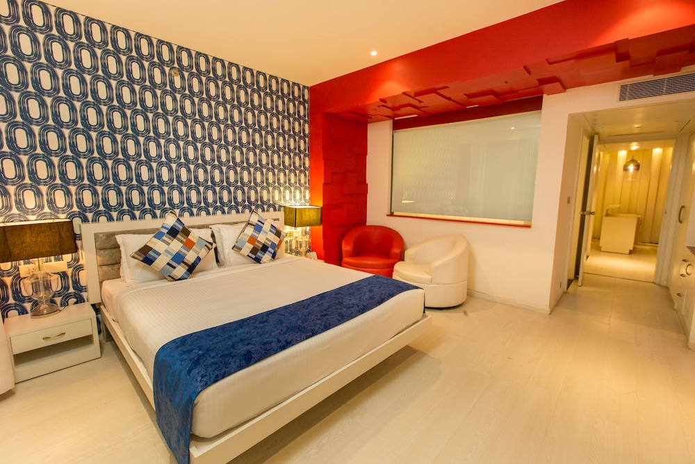 Executive Suite, City View photo