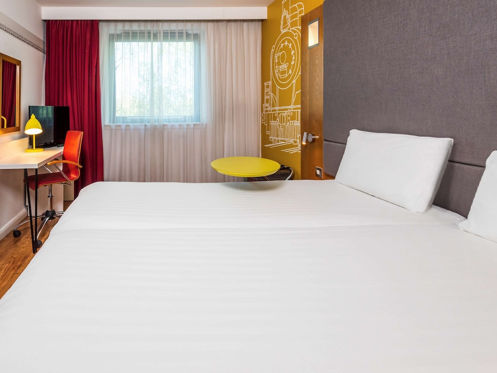 Room, 2 Twin Beds (The Duet) - Photo 13