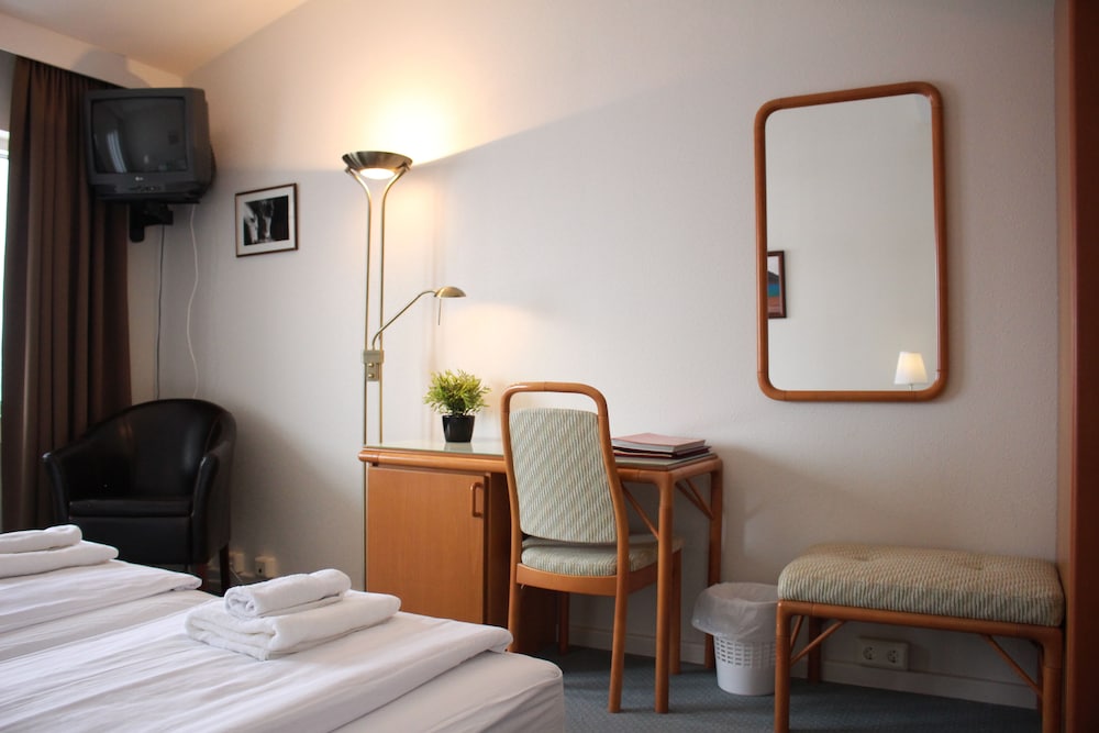 Standard Twin Room photo 2