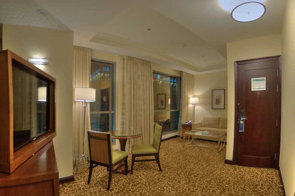 Junior Suite, 1 King Bed (Partial Kaaba View)