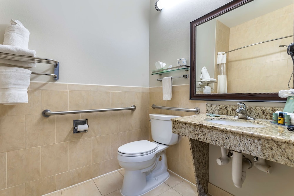 Standard Room, 2 Queen Beds, Accessible, Non Smoking (Refrigerator & Microwave) - Photo 7