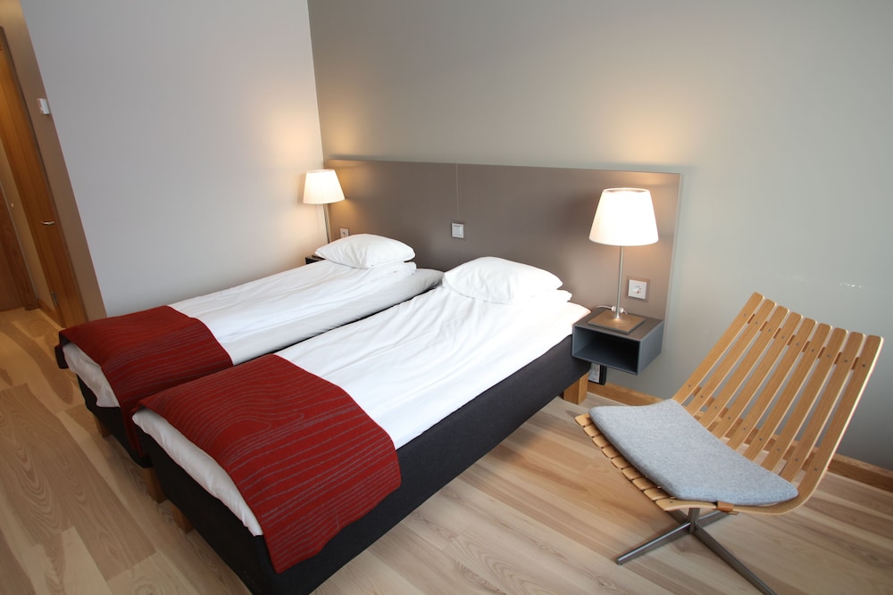 Standard Twin Room, 2 Twin Beds photo 3