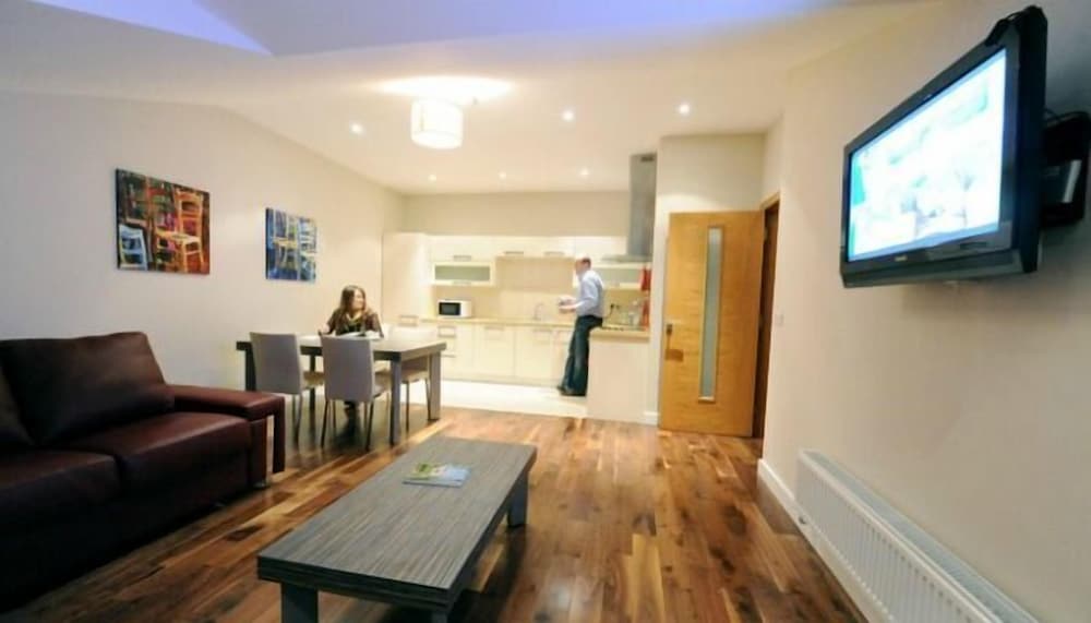 Two-Bedroom Apartment (5 Adults) - Photo 7