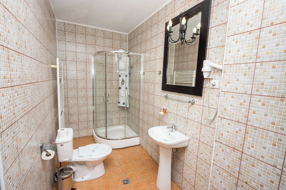 Basic Double or Twin Room photo 3