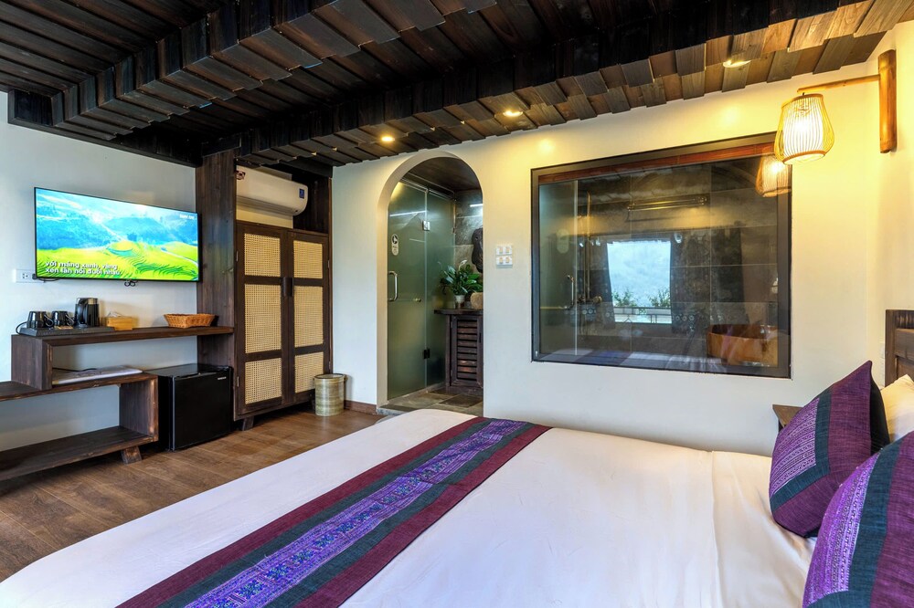 Standard Double Room, Balcony, Mountain View