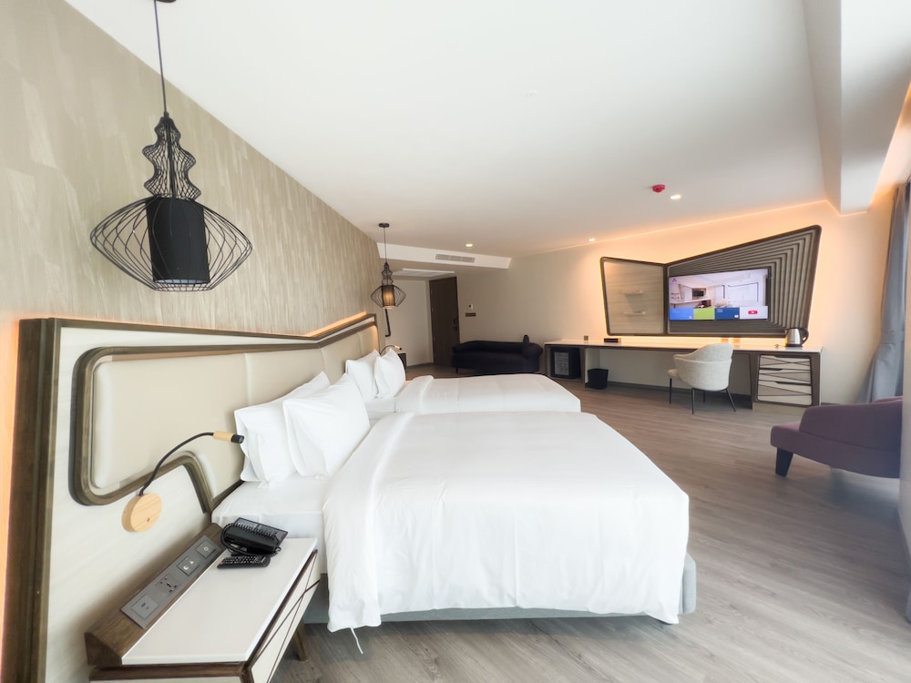 Amethyst Executive Room - Photo 1