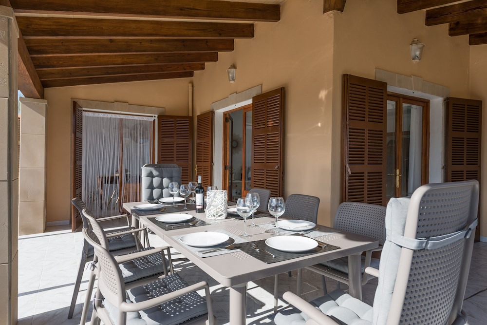Villa photo 3