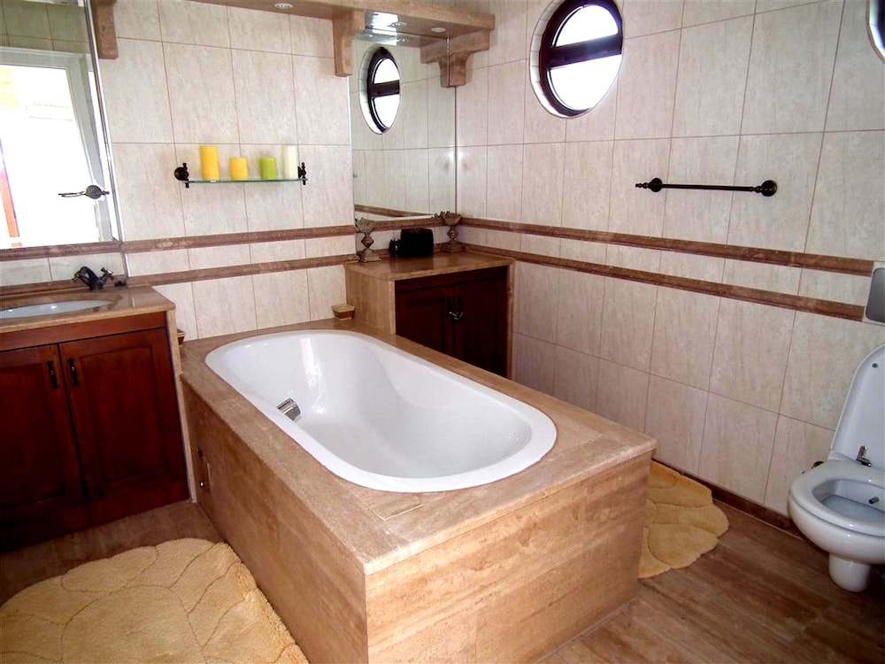 Villa, Pool View photo 2