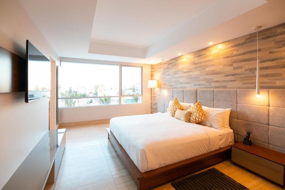 Suite (Imperial) - Photo 3