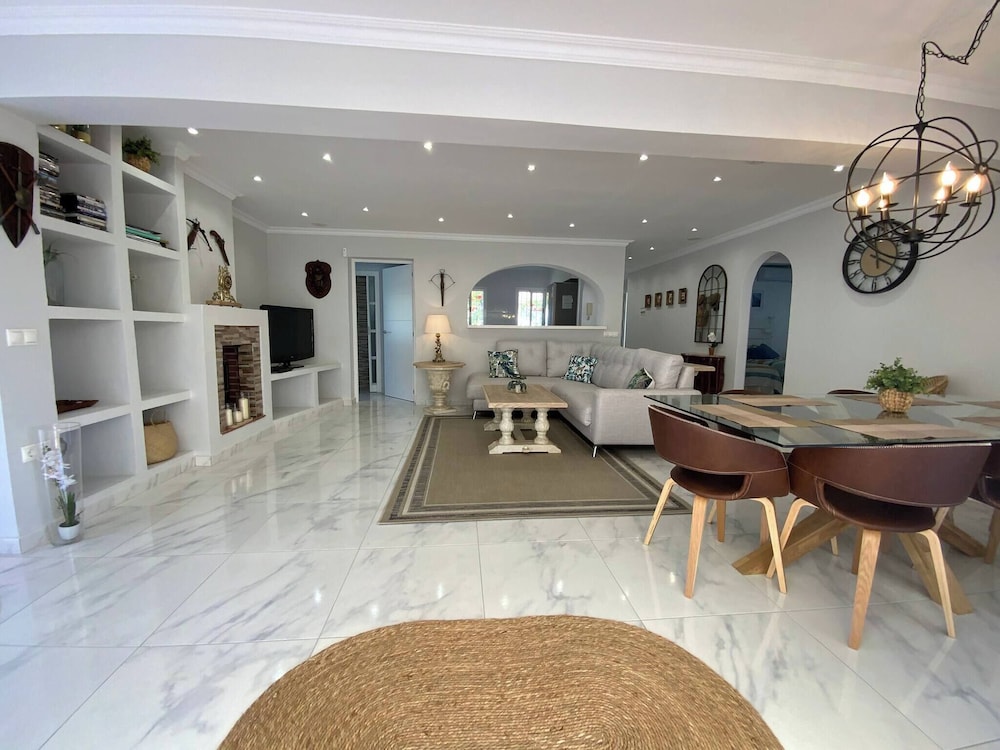 Villa mit Pool, zu Fuß zum Strand, Restaurants, Geschäfte, Foto 13