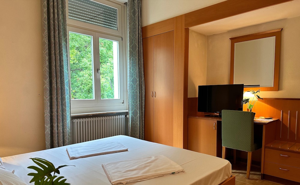 Basic Double Room