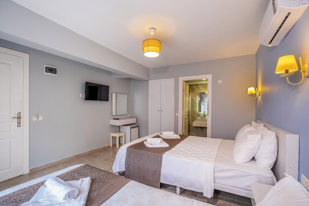 Economy Triple Room, Ground Floor photo 3