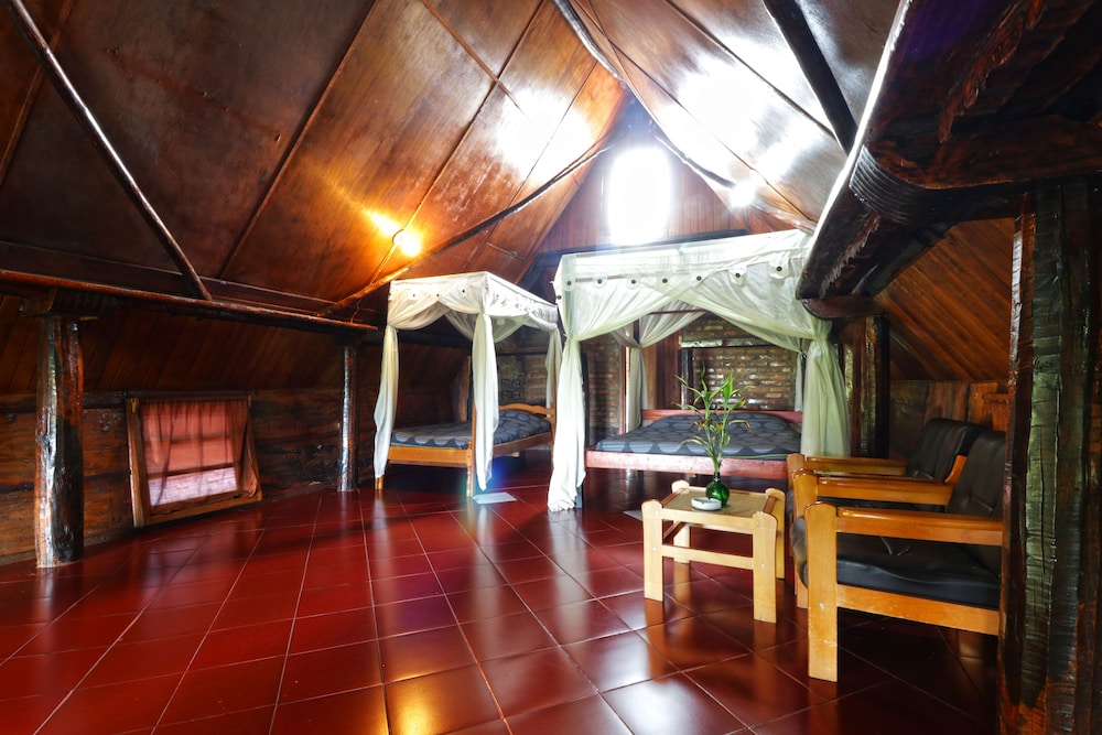 Family Room - Photo 6