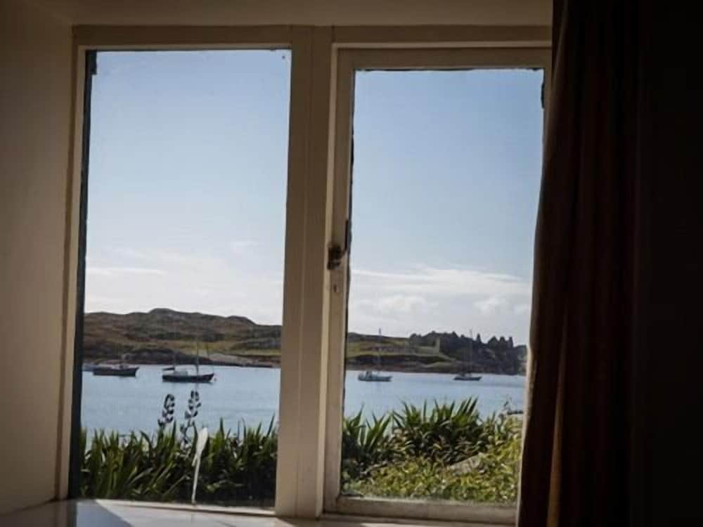 Superior Triple Room, Ensuite, Sea View photo 3