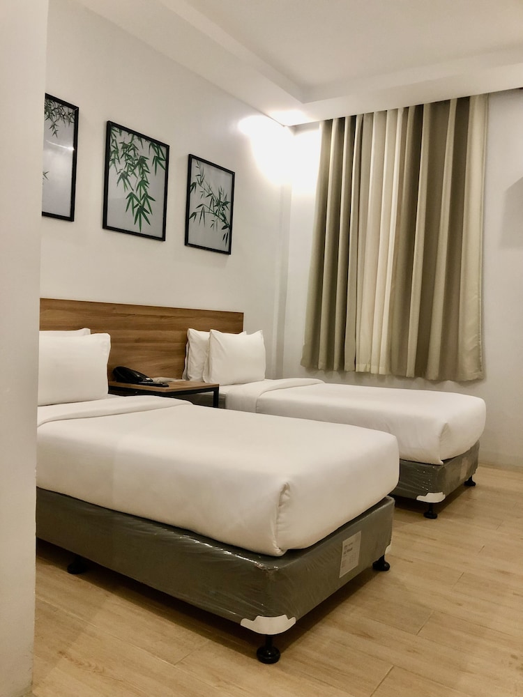 Standard Twin Room, 2 Twin Beds - Photo 1