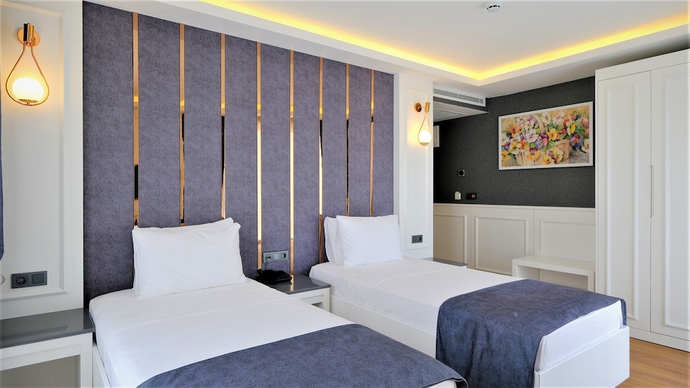 Superior Twin Room - Photo 1