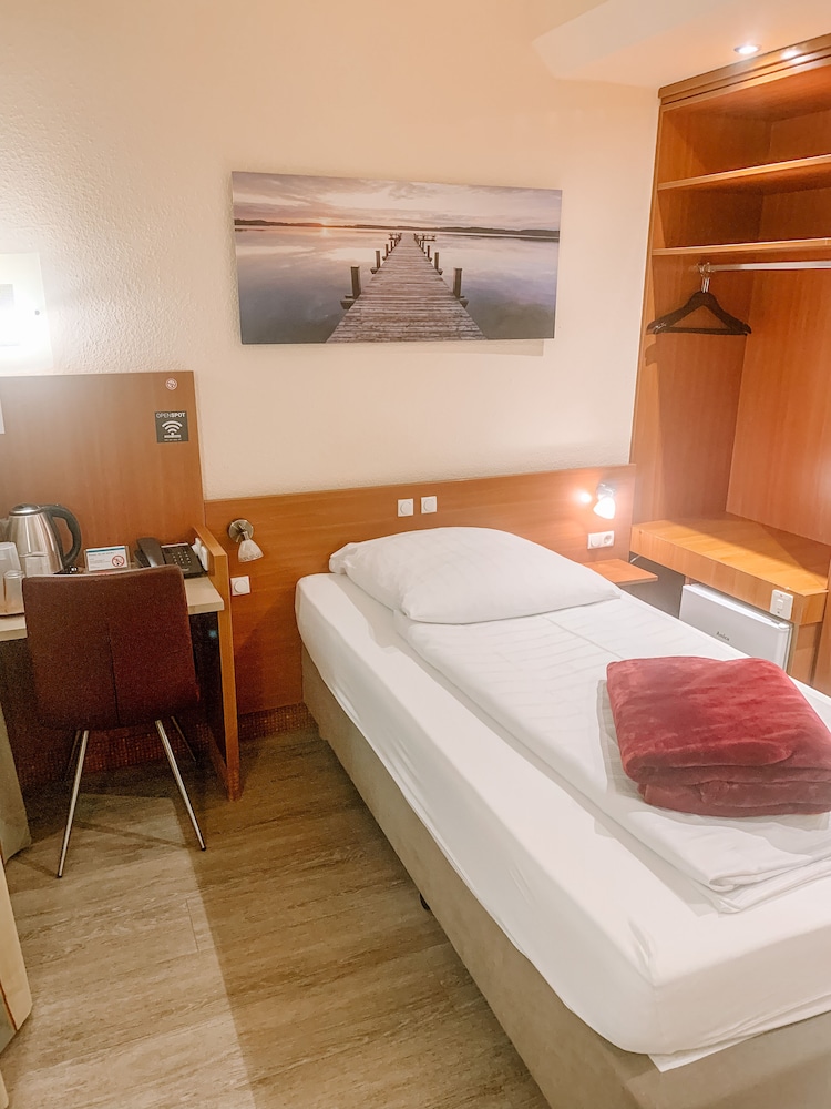Business Single Room photo 3