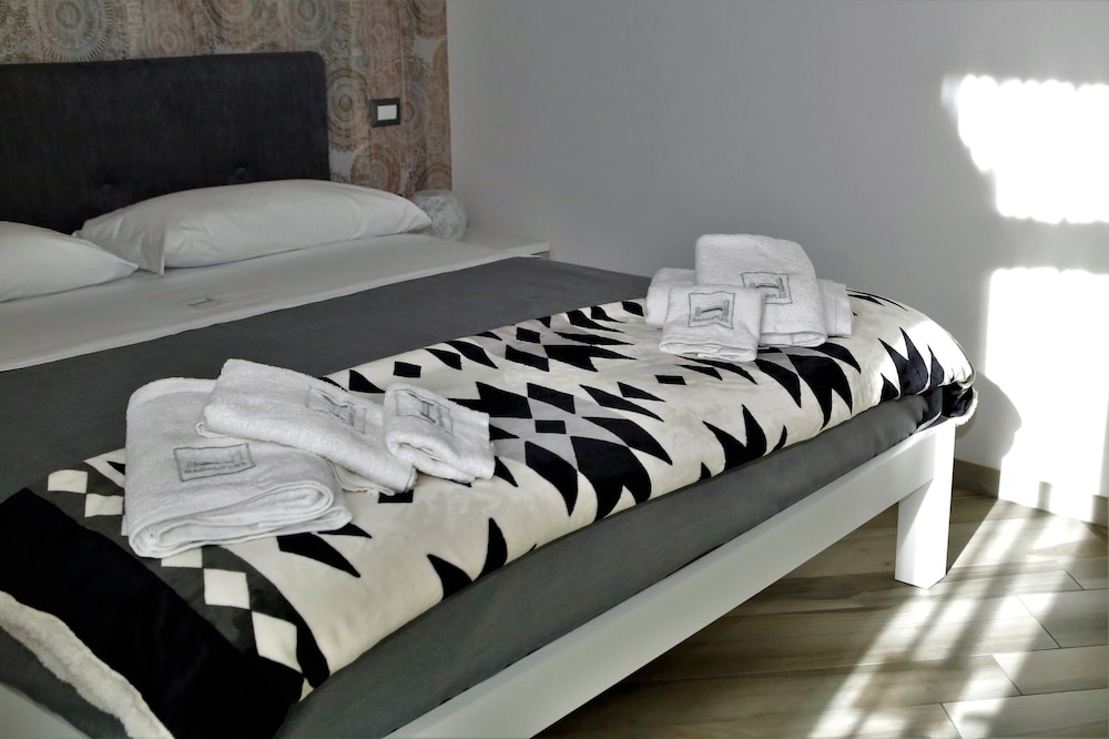 Luxury Room, Multiple Beds, Hot Tub, City View