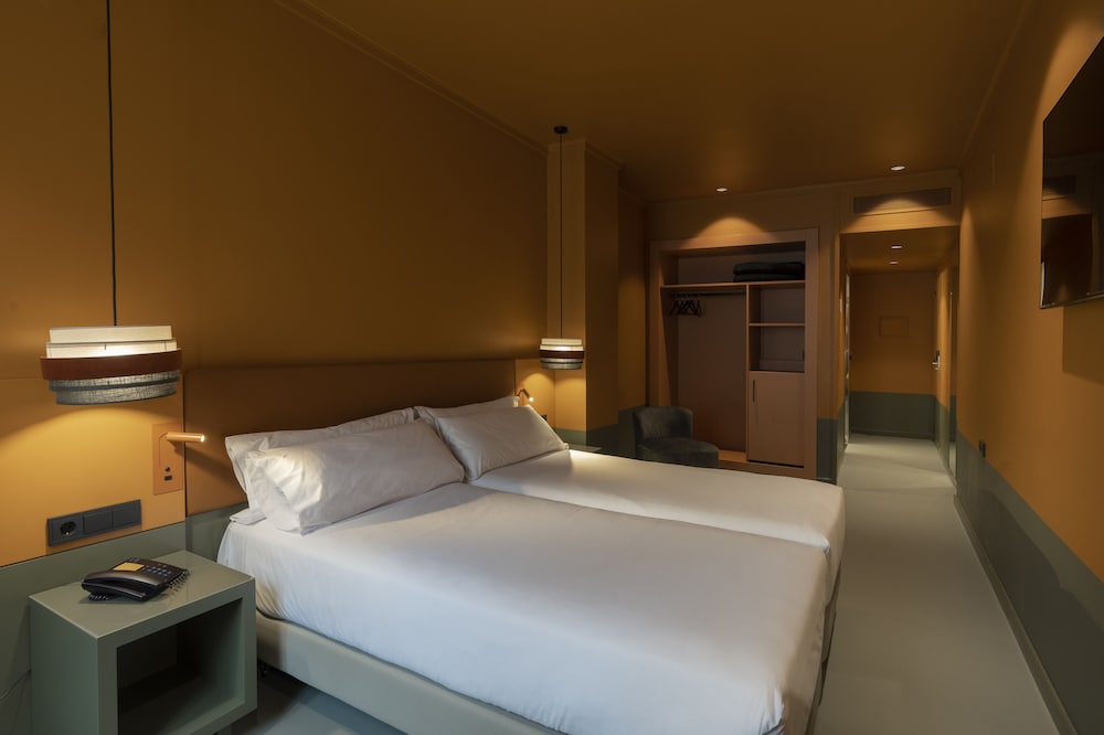 Deluxe Double Room Single Use photo 3