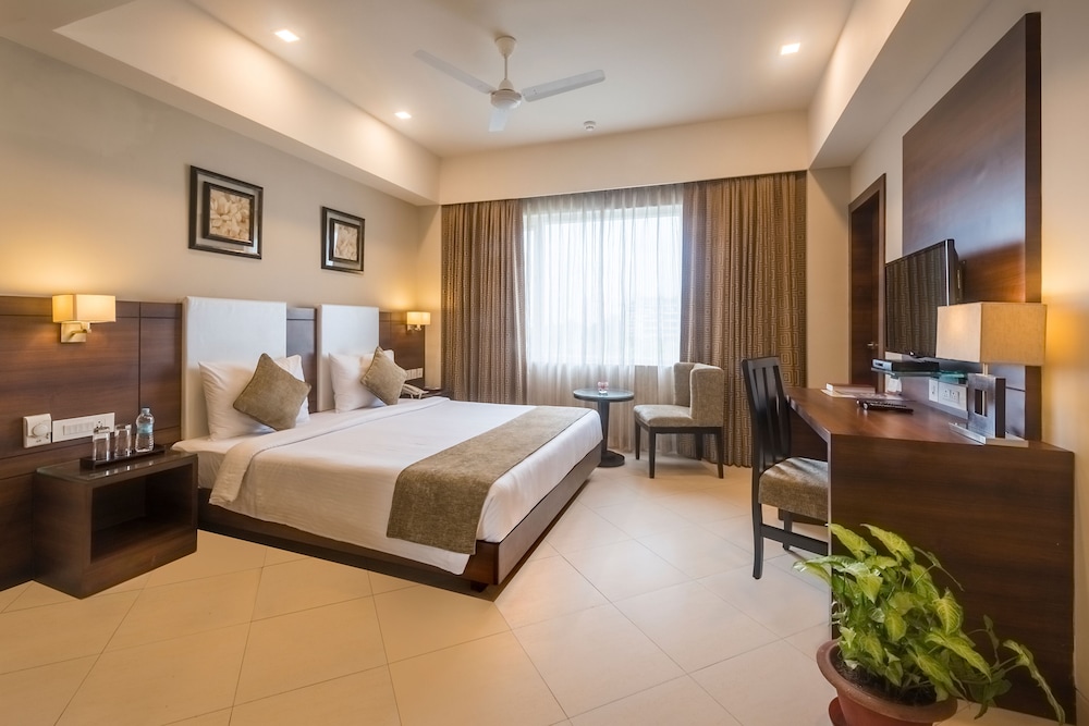 Deluxe Room - Photo 11