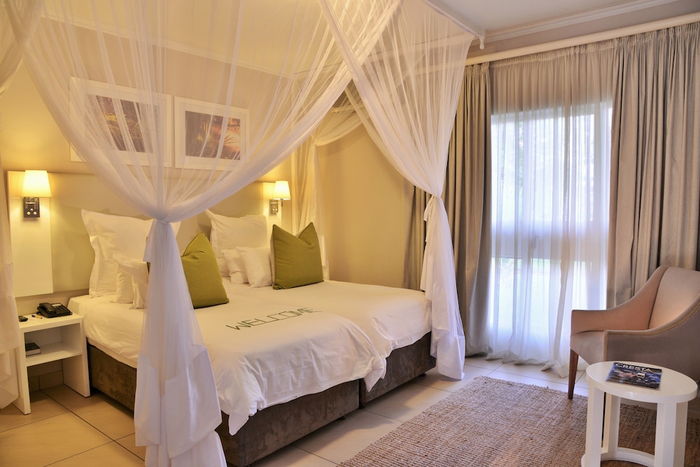 Deluxe Room, 2 Double Beds, Garden View