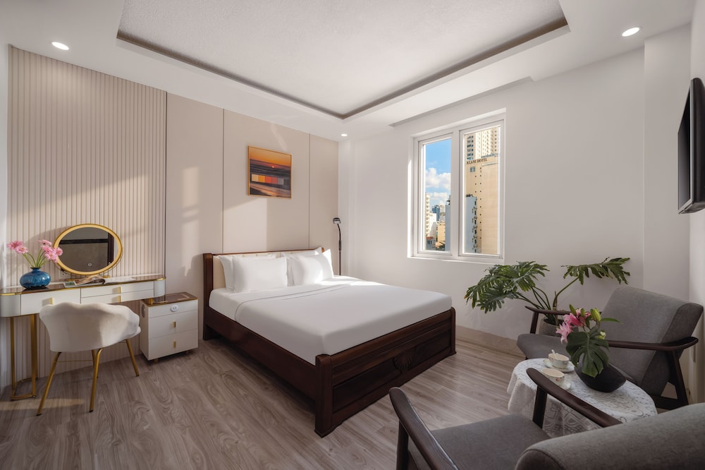 Superior Double Room, City View photo 2