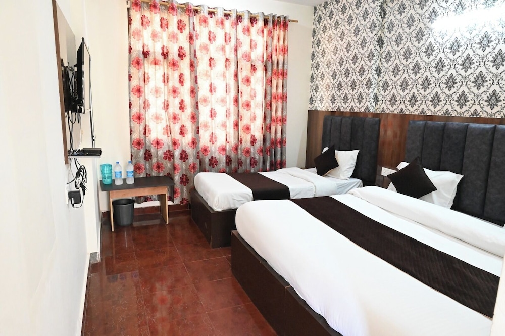 Basic Triple Room