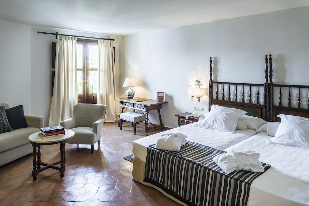Standard Twin Room (3 Adults) - Photo 1