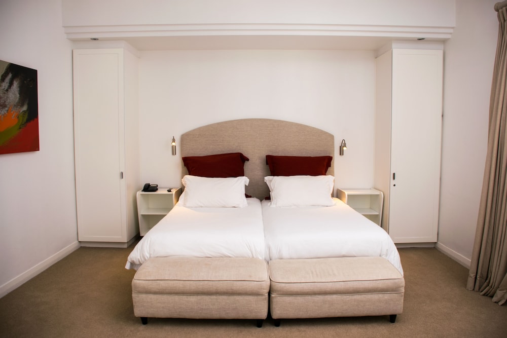Semi Luxury photo 1