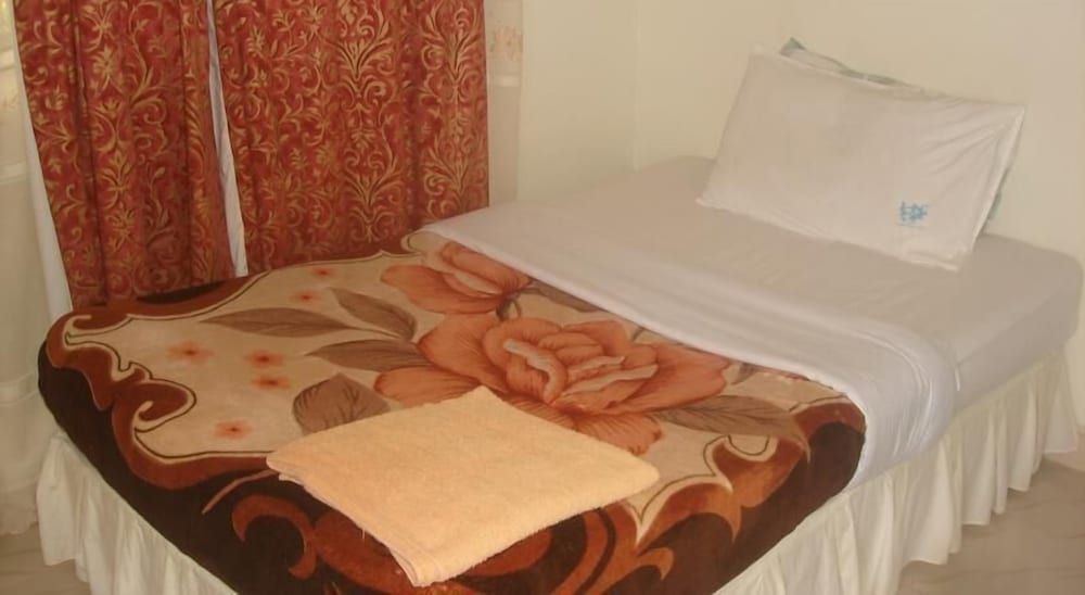 Standard Twin Room photo 2