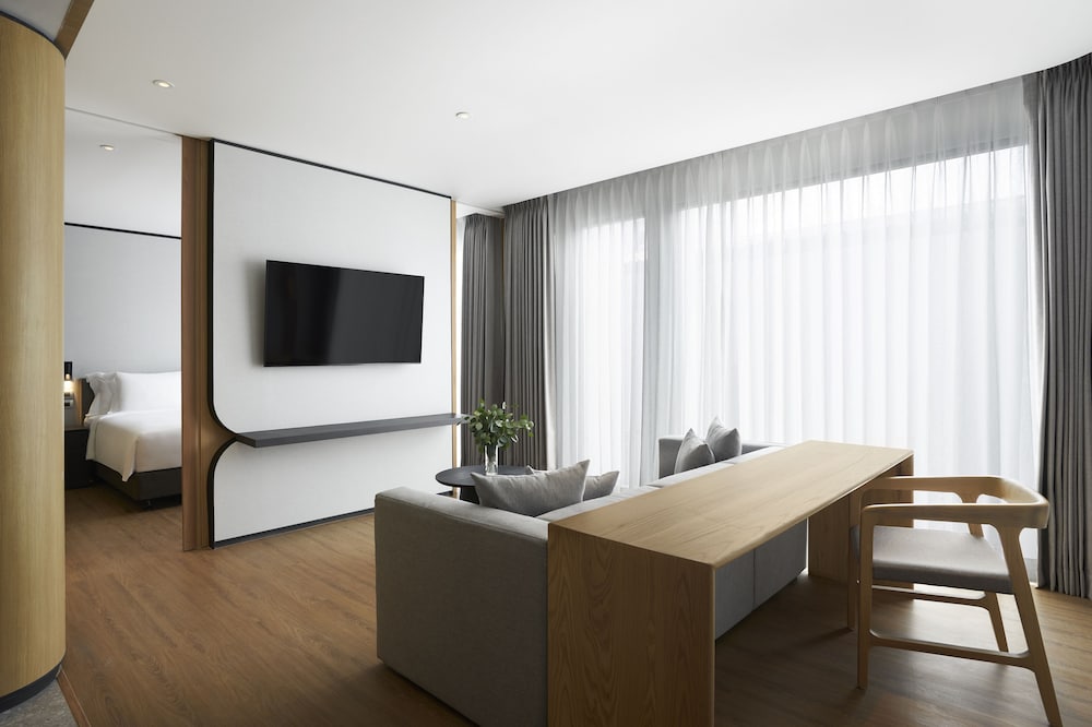 1 Bedroom Suite 1 King - Photo 1