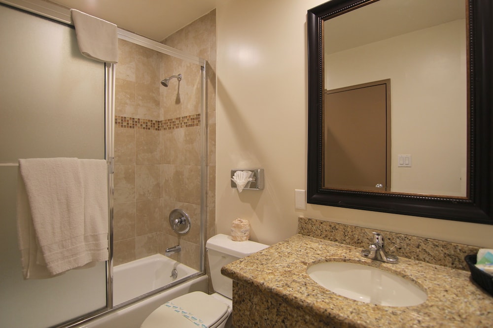 Family Quadruple Room, 2 Double Beds, Kitchen