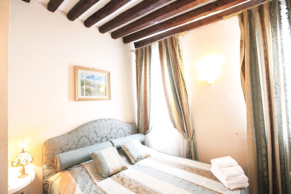 Classic Double Room photo 2