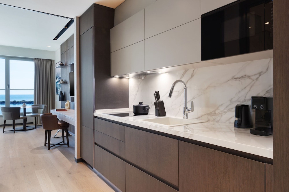 Specialty Two Bedroom Residence, Executive lounge access, 1 King, 1 Queen, Sea view, Balcony thumbnail 6