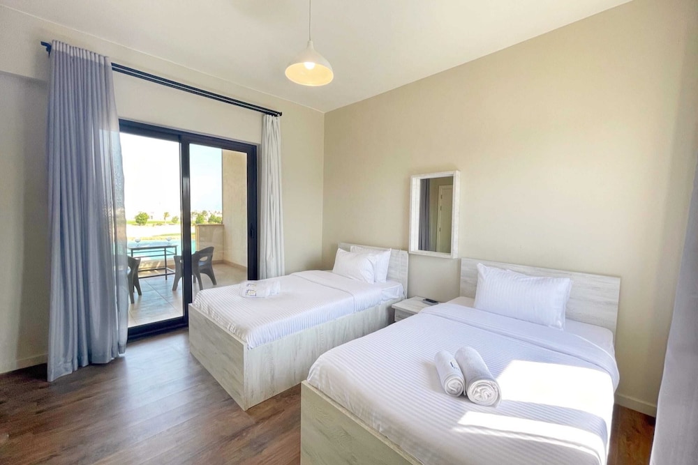 Basic Villa photo 3