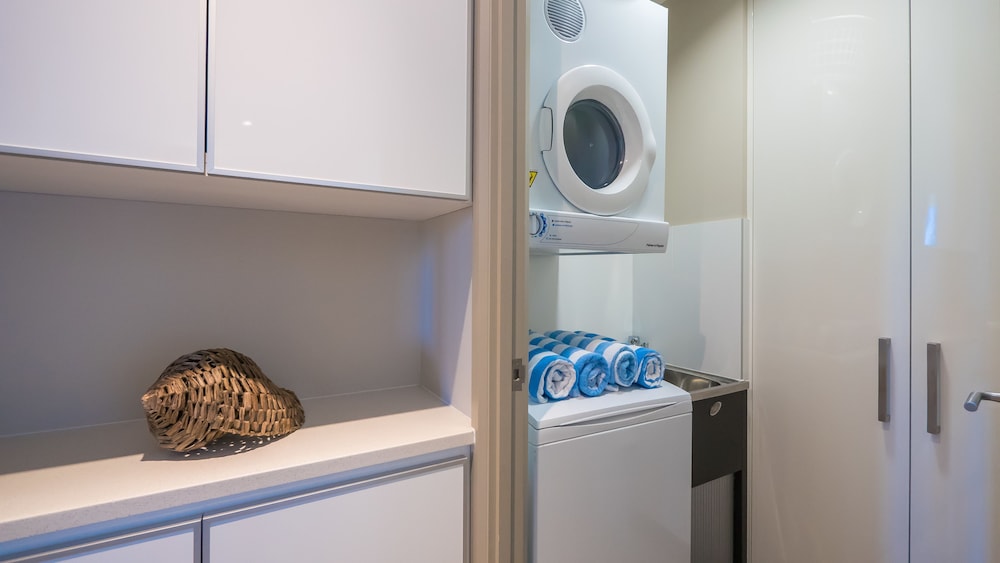 1 Bedroom Ocean View & Rooftop Spa photo 2